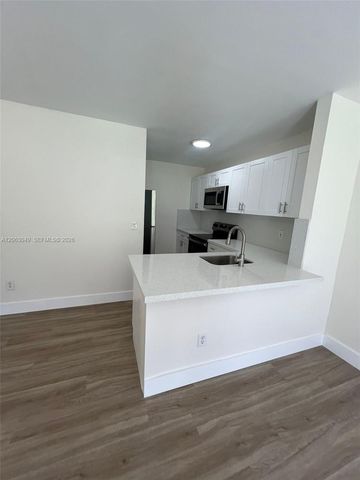 2685 W 66th St 12-20, Hialeah, FL 33016