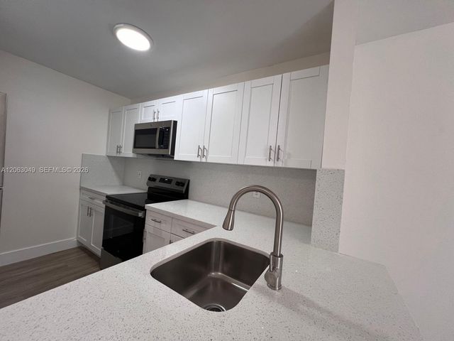 2685 W 66th St 12-20, Hialeah, FL 33016