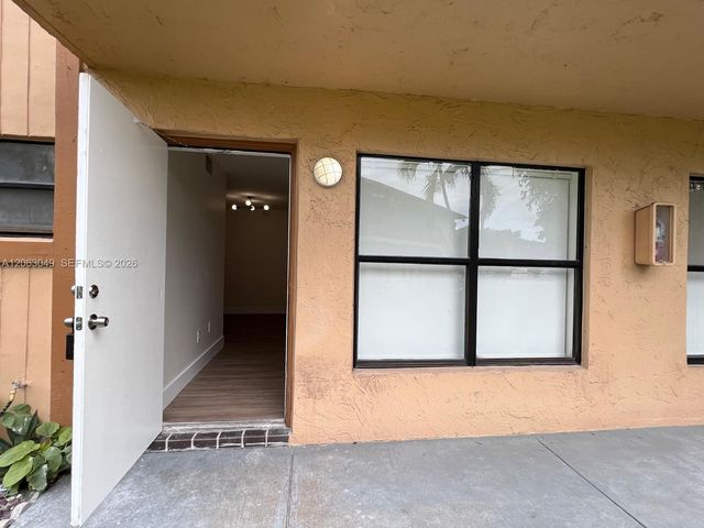 2685 W 66th St 12-20, Hialeah, FL 33016