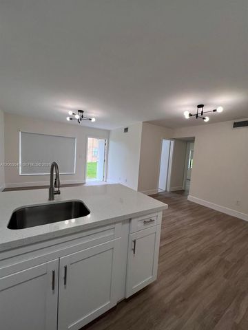 2685 W 66th St 12-20, Hialeah, FL 33016