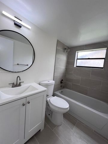 2685 W 66th St 12-20, Hialeah, FL 33016