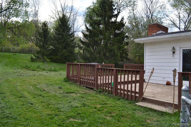 8153 N State Road, Otisville, MI 48463
