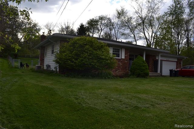 8153 N State Road, Otisville, MI 48463