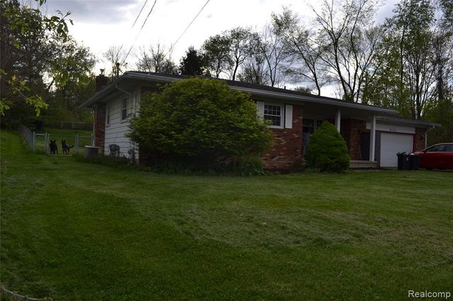 8153 N State Road, Otisville, MI 48463
