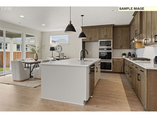 15969 BARLOW TRAIL Ln, Oregon City, OR 97045