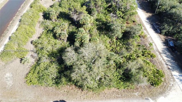 7502 JOAN AVE N, Lehigh Acres, FL 33971