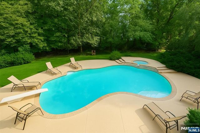 46 Overlook Road, Alpine, NJ 07620