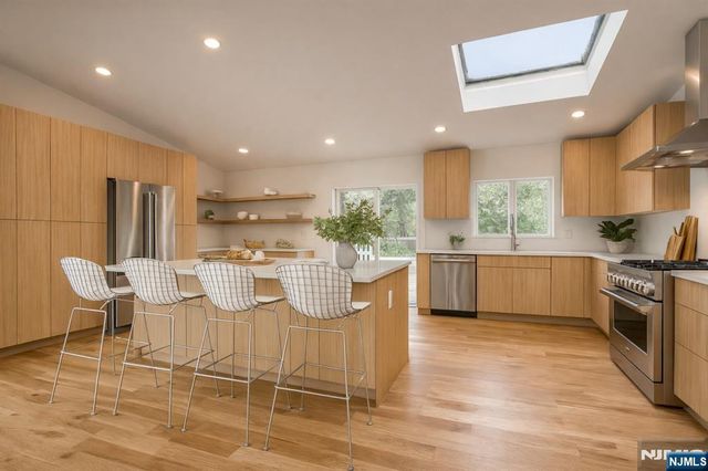 46 Overlook Road, Alpine, NJ 07620