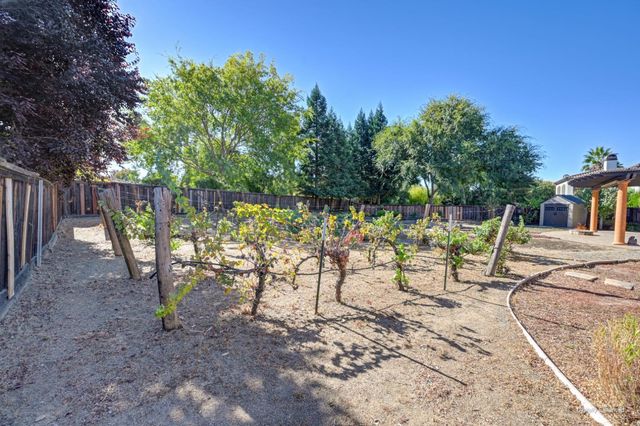4095 Kingsbarns Dr, Roseville, CA 95747