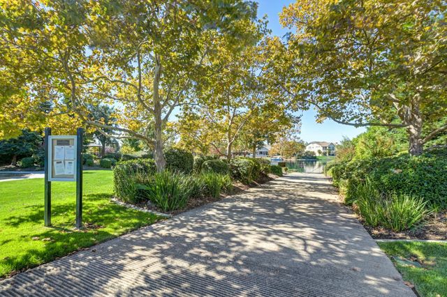 4095 Kingsbarns Dr, Roseville, CA 95747
