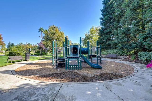 4095 Kingsbarns Dr, Roseville, CA 95747