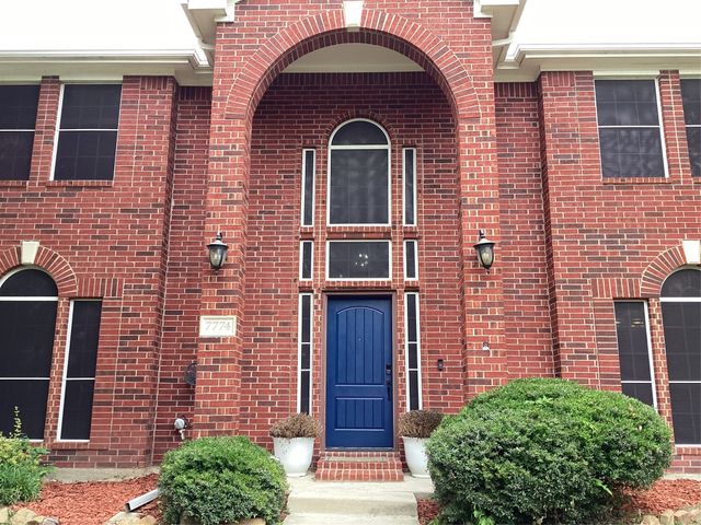 7774 Park Downs Drive, Fort Worth, TX 76137