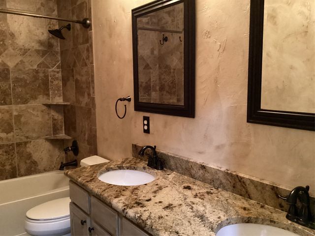 7774 Park Downs Drive, Fort Worth, TX 76137