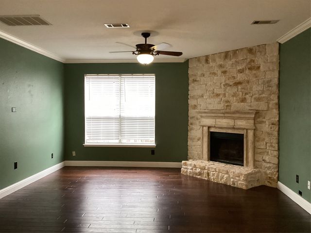 7774 Park Downs Drive, Fort Worth, TX 76137