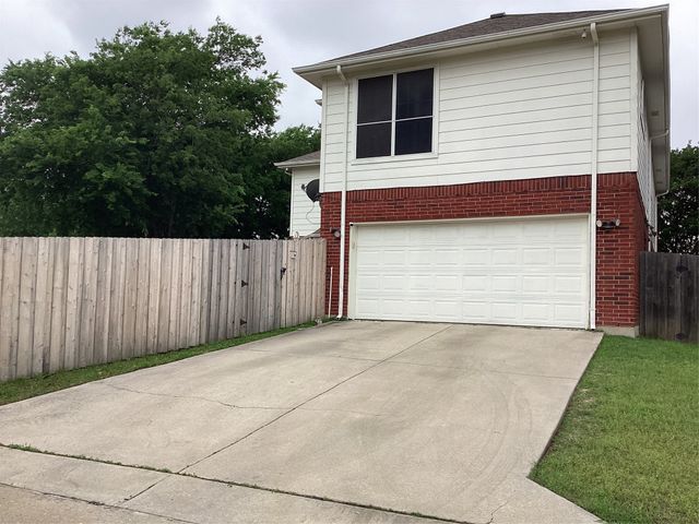 7774 Park Downs Drive, Fort Worth, TX 76137