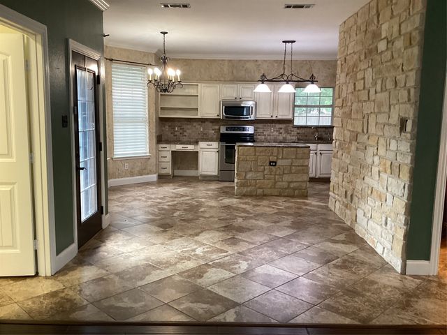 7774 Park Downs Drive, Fort Worth, TX 76137