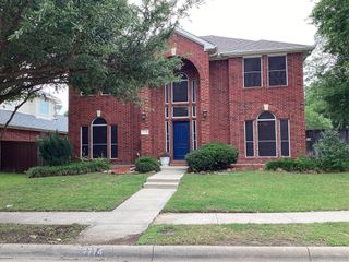 7774 Park Downs Drive, Fort Worth, TX 76137
