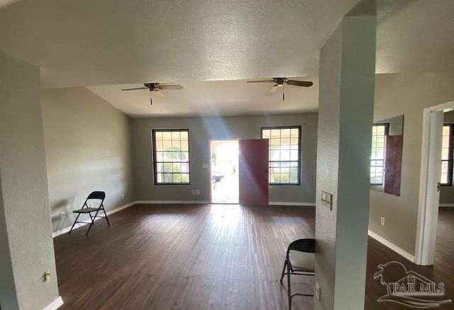 5418 Saufley Field Rd, Pensacola, FL 32526