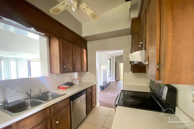 5418 Saufley Field Rd, Pensacola, FL 32526