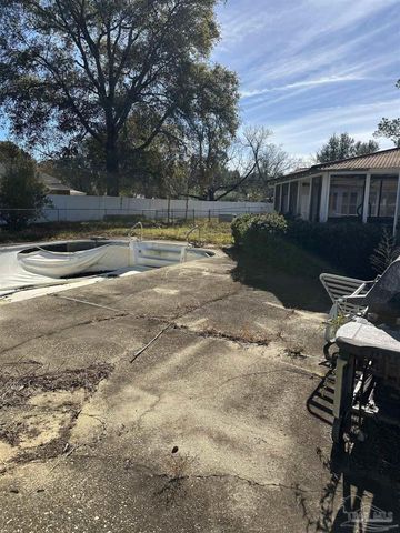 5418 Saufley Field Rd, Pensacola, FL 32526