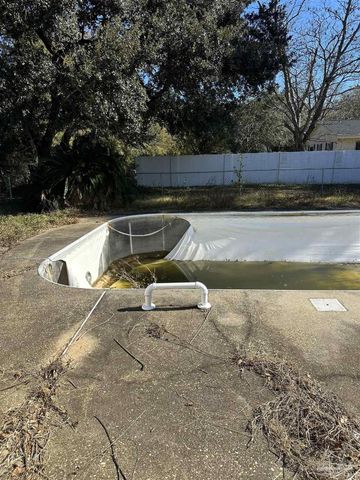 5418 Saufley Field Rd, Pensacola, FL 32526