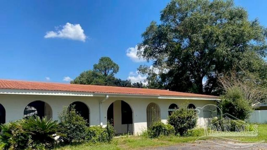5418 Saufley Field Rd, Pensacola, FL 32526