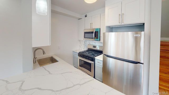 67-39 Clyde Street E, Forest Hills, NY 11375