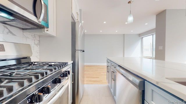 67-39 Clyde Street E, Forest Hills, NY 11375