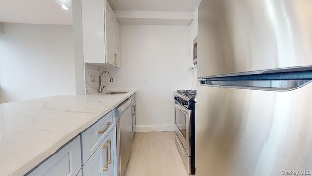 67-39 Clyde Street E, Forest Hills, NY 11375