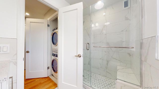 67-39 Clyde Street E, Forest Hills, NY 11375