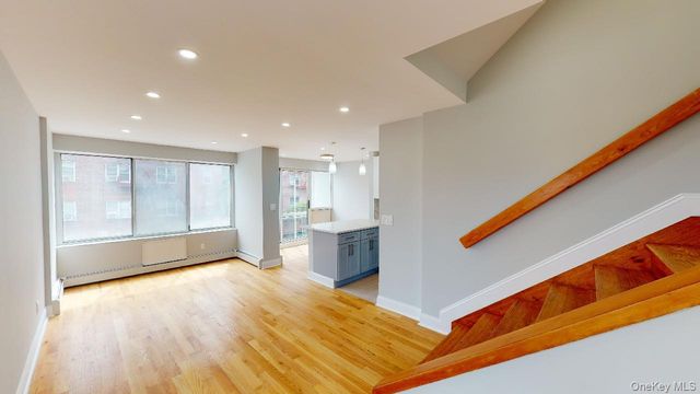 67-39 Clyde Street E, Forest Hills, NY 11375