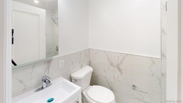 67-39 Clyde Street E, Forest Hills, NY 11375