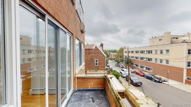 67-39 Clyde Street E, Forest Hills, NY 11375