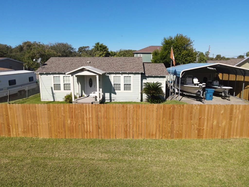 303 Palmetto Ave, Fulton, TX 78358 — exterior