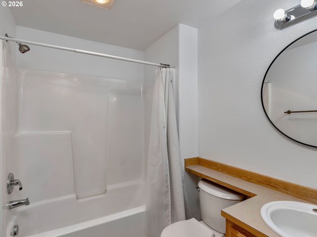 8301 Ne 163RD Ave, Vancouver, WA 98682