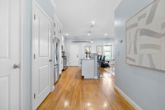 242 W 5th St 3, Boston, MA 02127