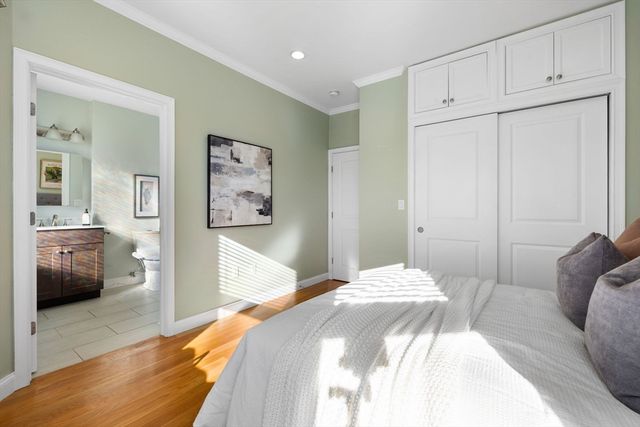 242 W 5th St 3, Boston, MA 02127