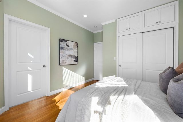 242 W 5th St 3, Boston, MA 02127