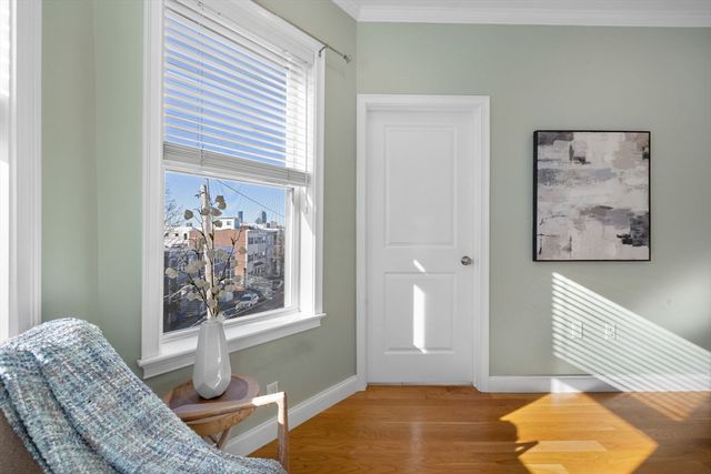 242 W 5th St 3, Boston, MA 02127