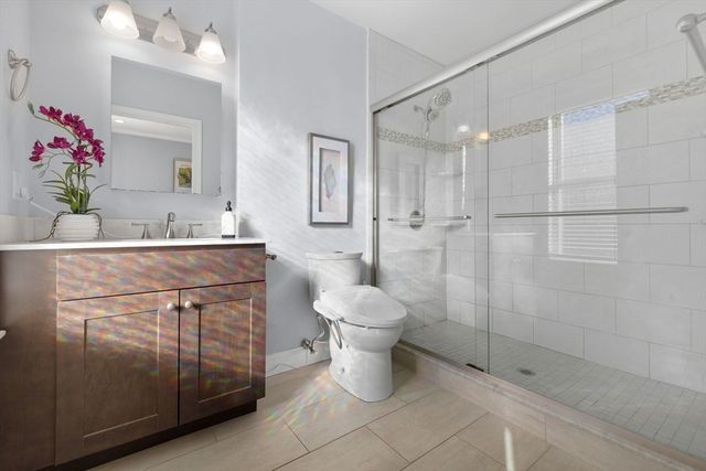 242 W 5th St 3, Boston, MA 02127