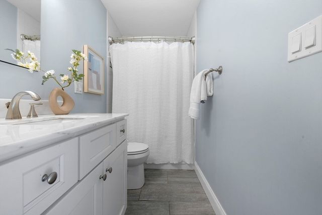 242 W 5th St 3, Boston, MA 02127