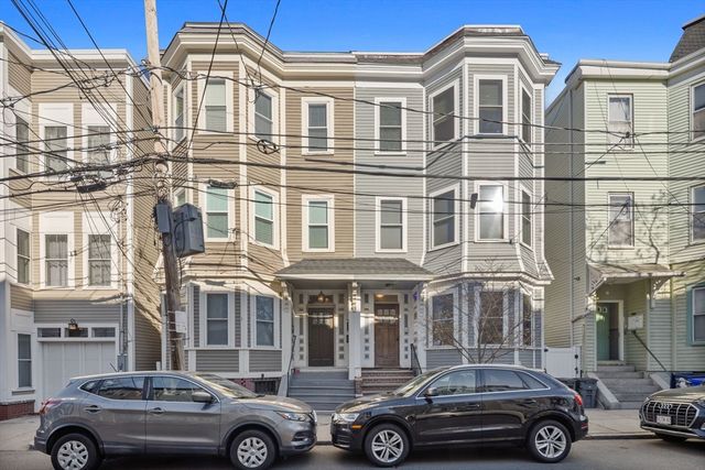 242 W 5th St 3, Boston, MA 02127