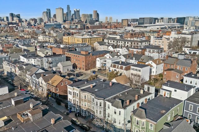 242 W 5th St 3, Boston, MA 02127