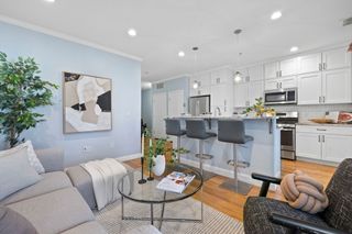 242 W 5th St 3, Boston, MA 02127