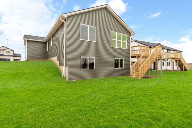 502 N 20th Street, Indianola, IA 50125