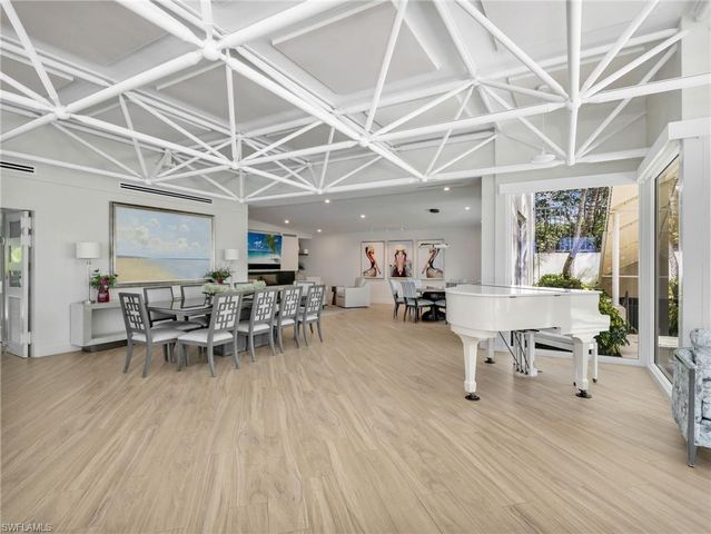 4251 Gulf Shore BLVD N 6C, Naples, FL 34103