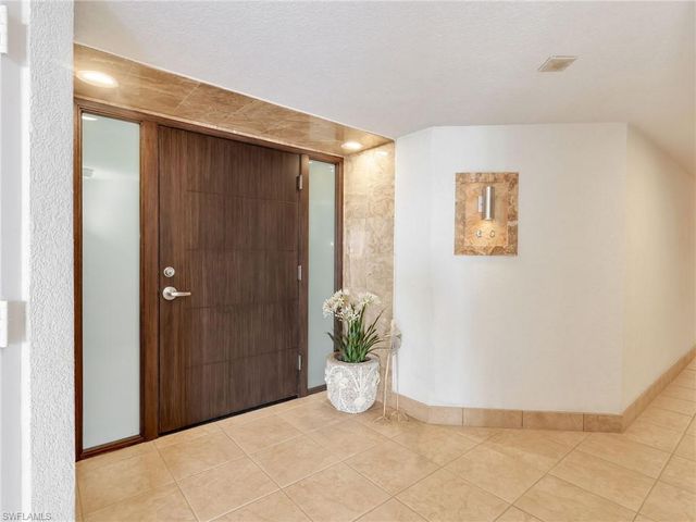 4251 Gulf Shore BLVD N 6C, Naples, FL 34103