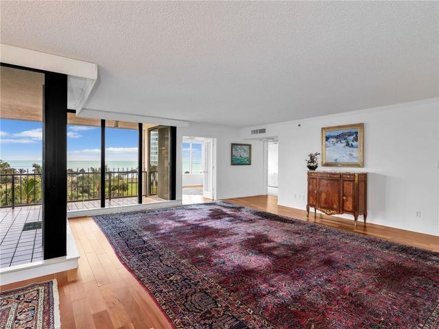 4251 Gulf Shore BLVD N 6C, Naples, FL 34103