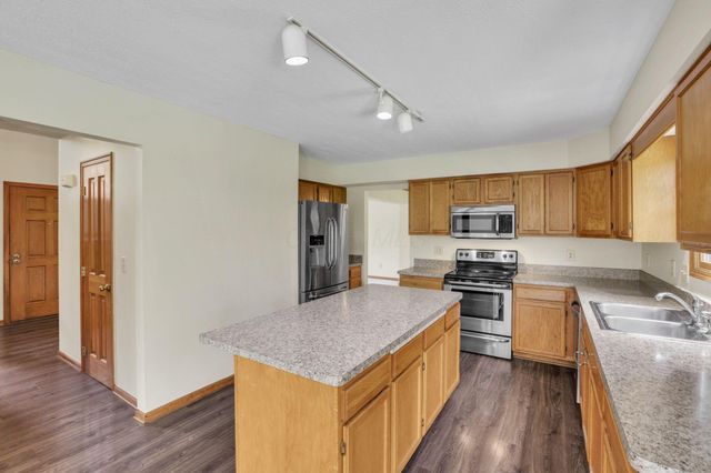 7641 Finbarr Court, Dublin, OH 43017
