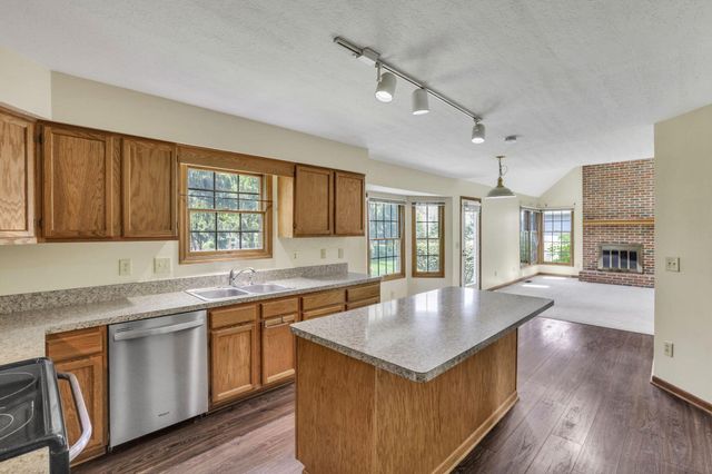 7641 Finbarr Court, Dublin, OH 43017
